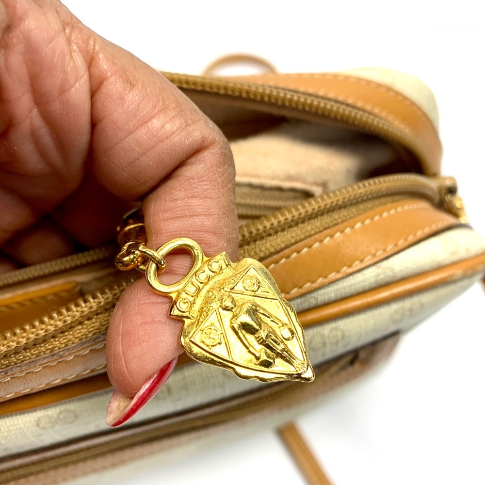 SOLD Gucci Vintage Monogram Crossbody Bag - Picture 11 of 16